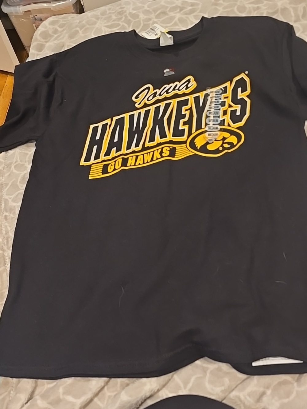 ❤️10/$10 Iowa Hawkeyes Black & Gold Graphic Tee